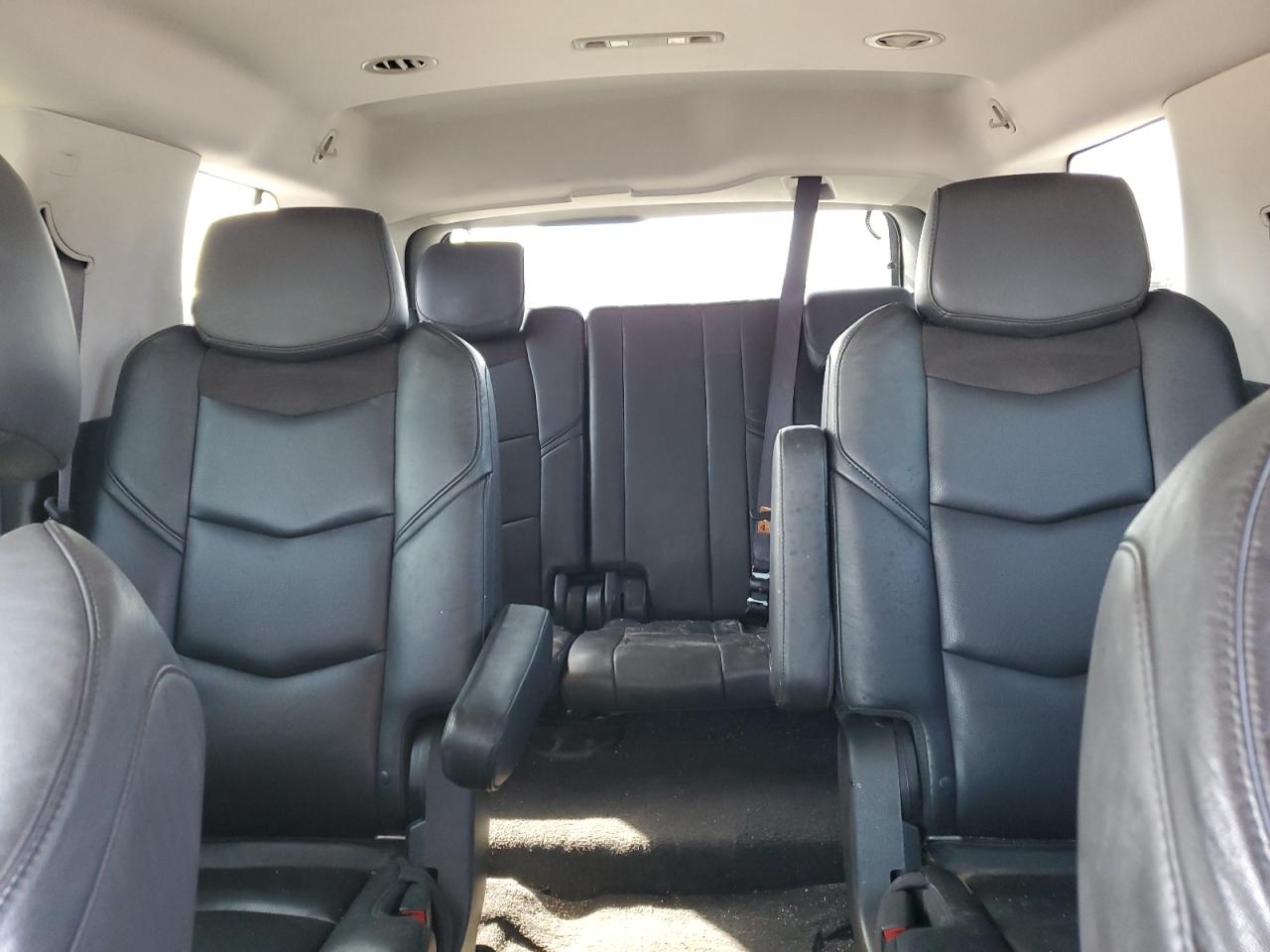 Photo 9 VIN: 1GYS4BKJ1GR138872 - CADILLAC ESCALADE L 