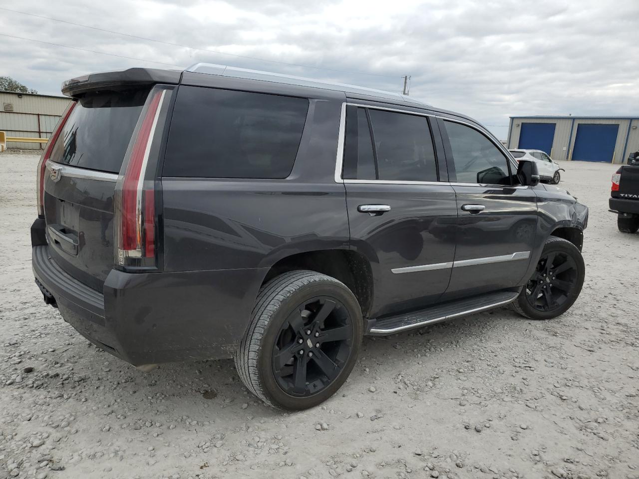 Photo 2 VIN: 1GYS4BKJ1JR252054 - CADILLAC ESCALADE 