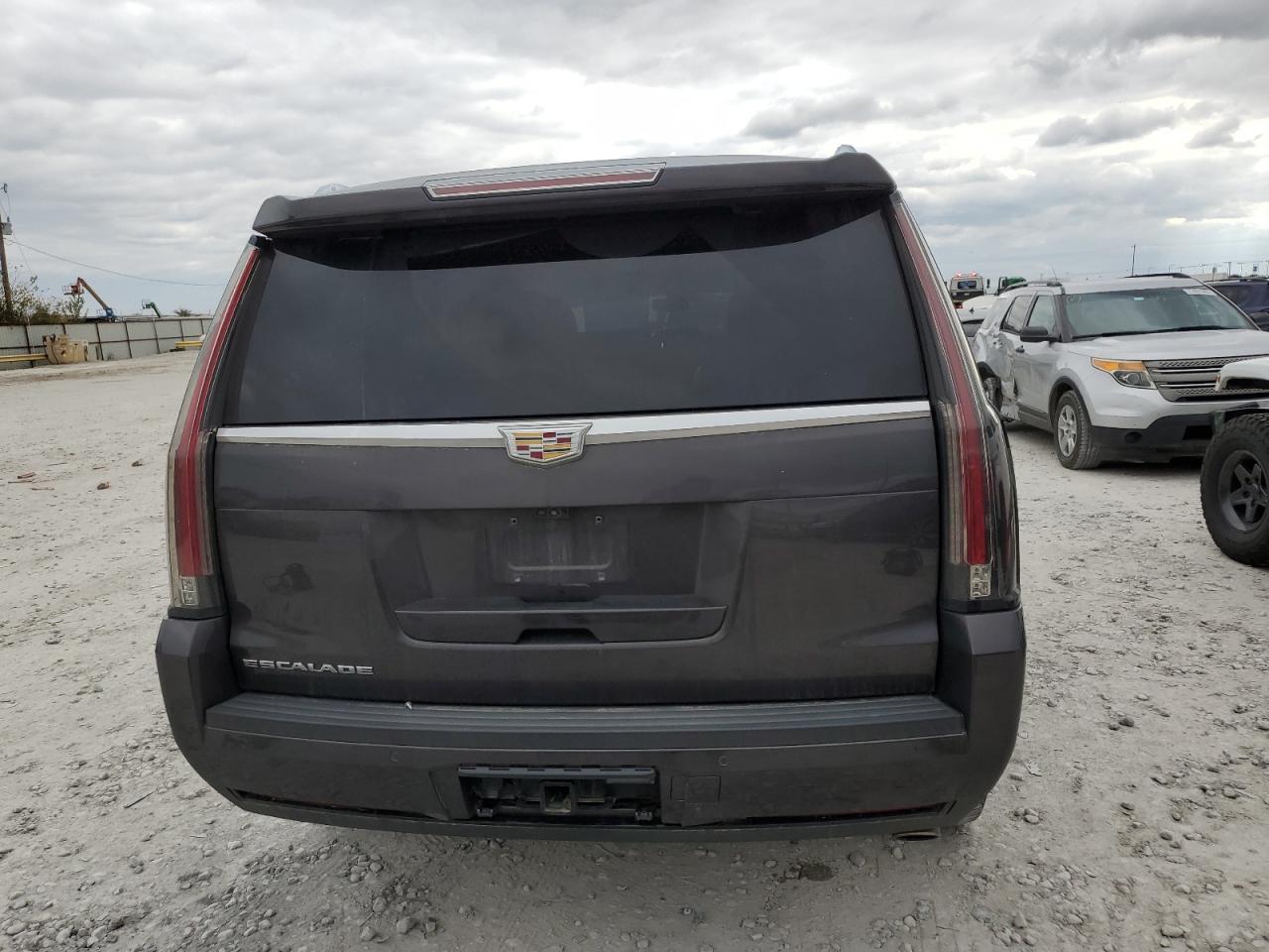 Photo 5 VIN: 1GYS4BKJ1JR252054 - CADILLAC ESCALADE 