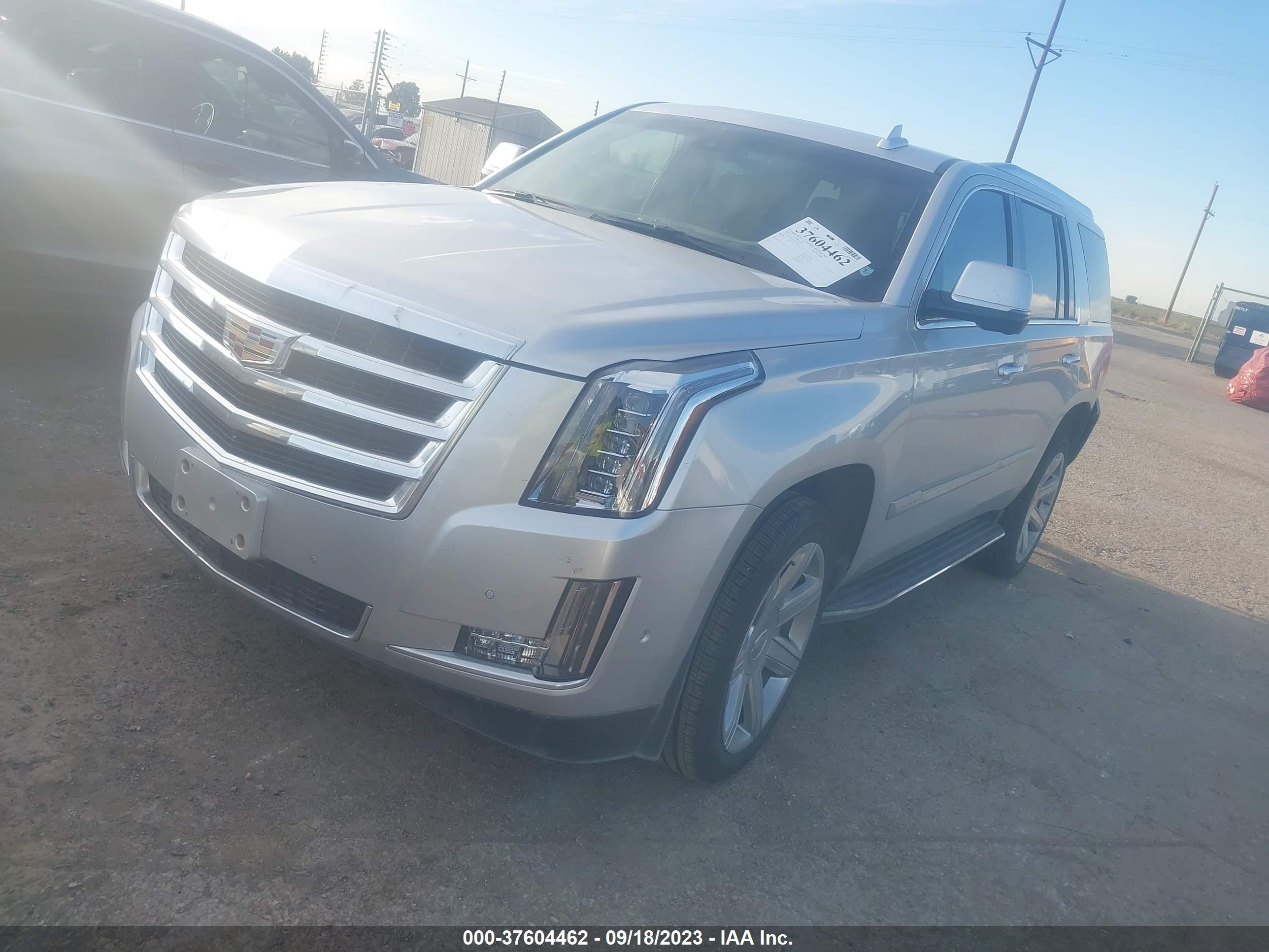 Photo 1 VIN: 1GYS4BKJ1JR347889 - CADILLAC ESCALADE 