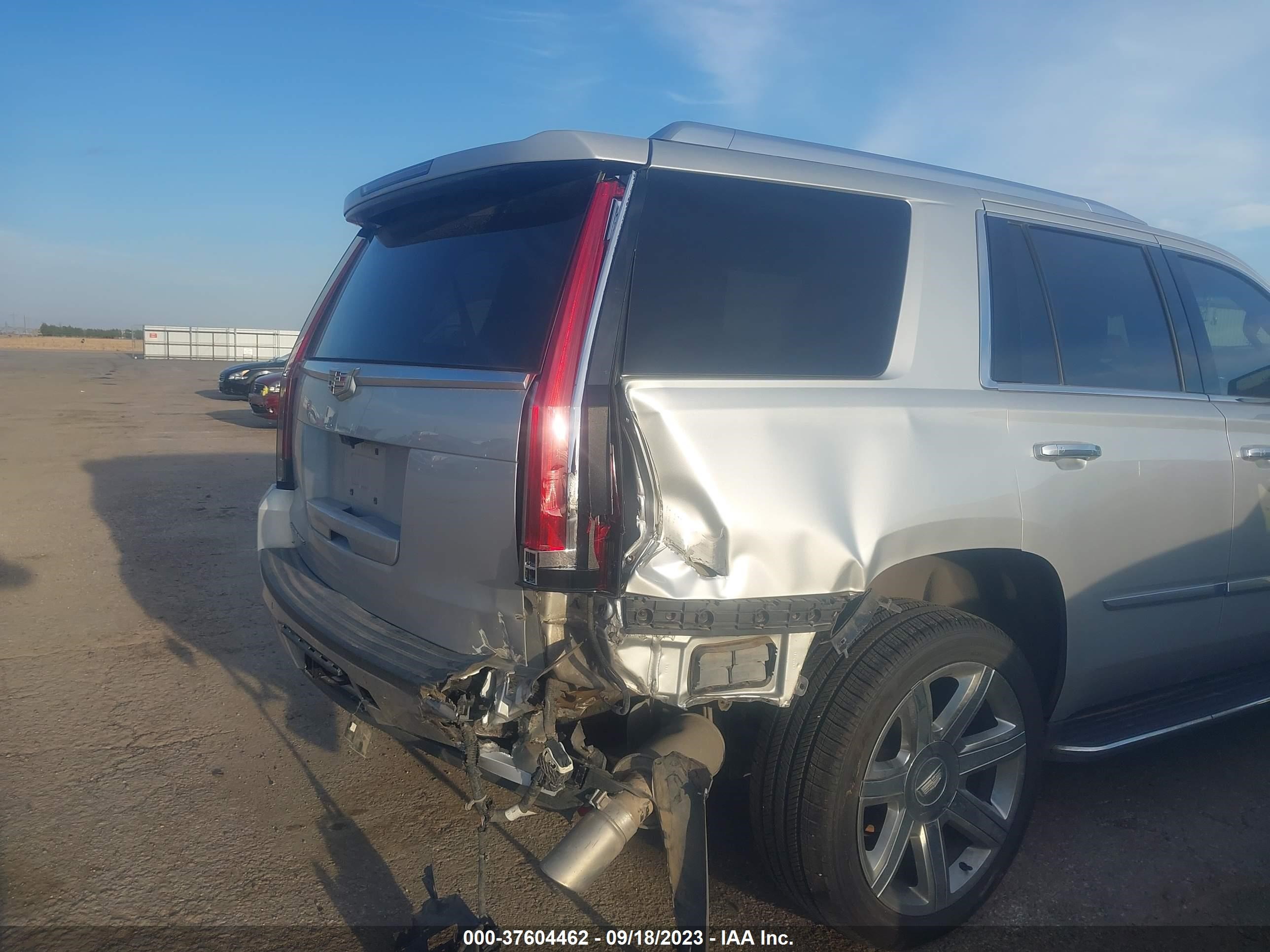 Photo 5 VIN: 1GYS4BKJ1JR347889 - CADILLAC ESCALADE 