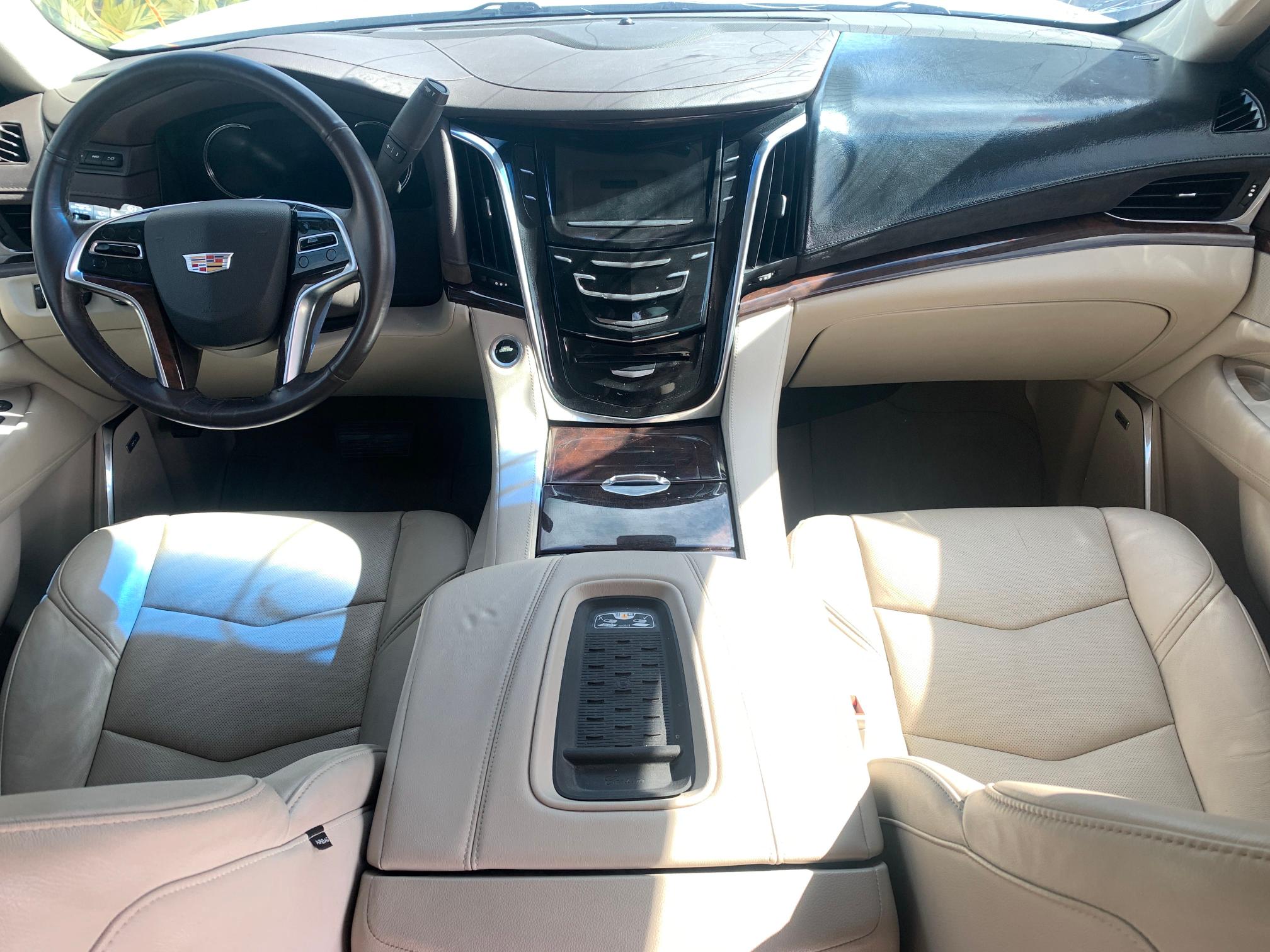 Photo 8 VIN: 1GYS4BKJ2GR375192 - CADILLAC ESCALADE 