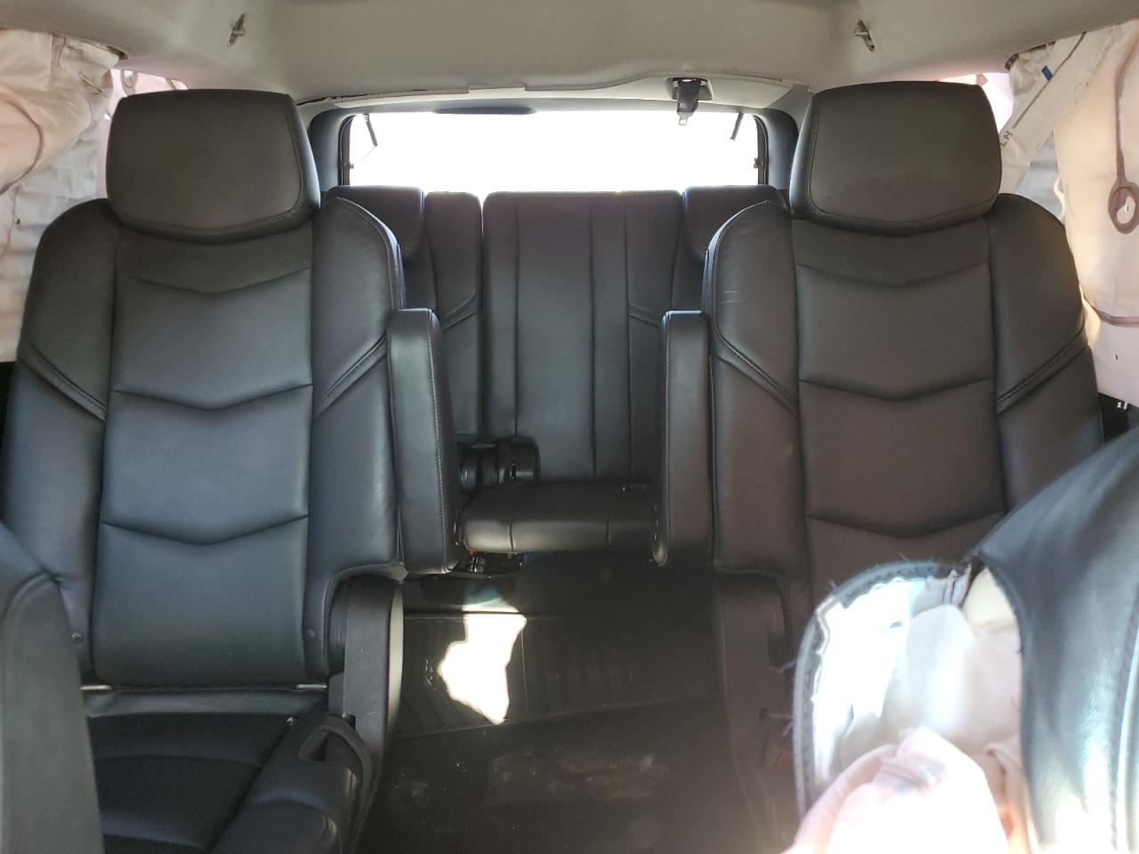 Photo 9 VIN: 1GYS4BKJ3GR163918 - CADILLAC ESCALADE 