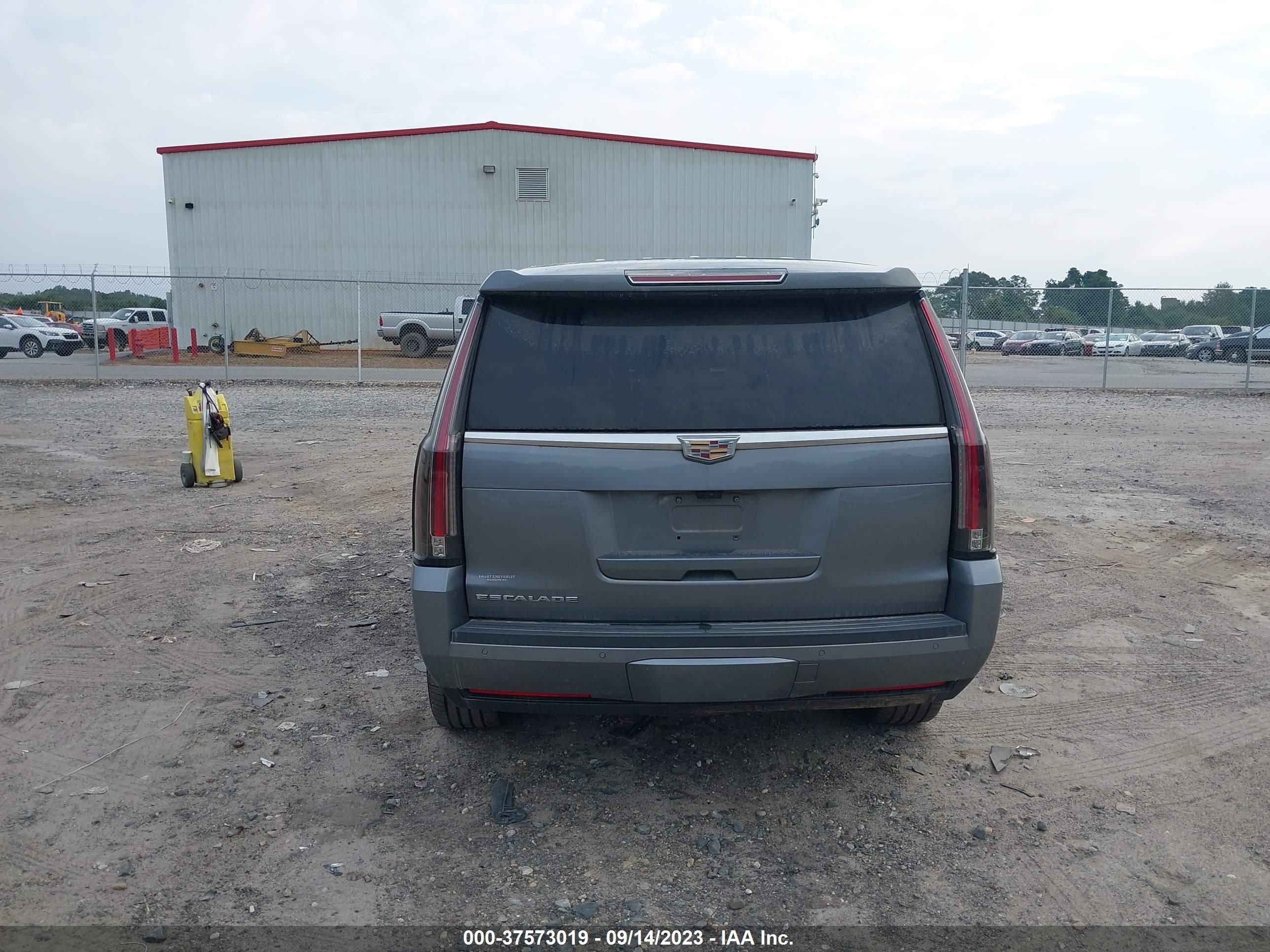 Photo 16 VIN: 1GYS4BKJ5JR329735 - CADILLAC ESCALADE 