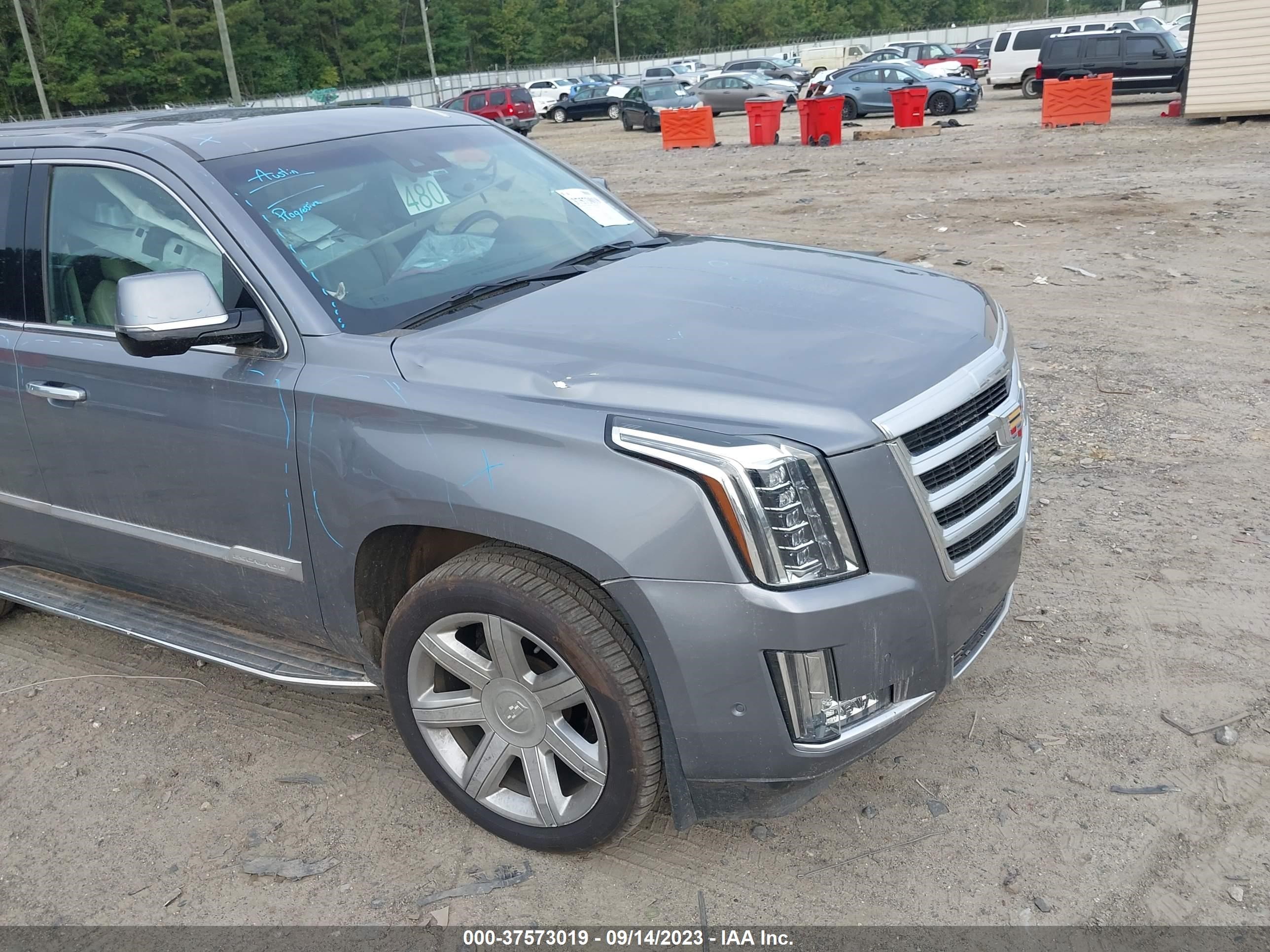 Photo 5 VIN: 1GYS4BKJ5JR329735 - CADILLAC ESCALADE 