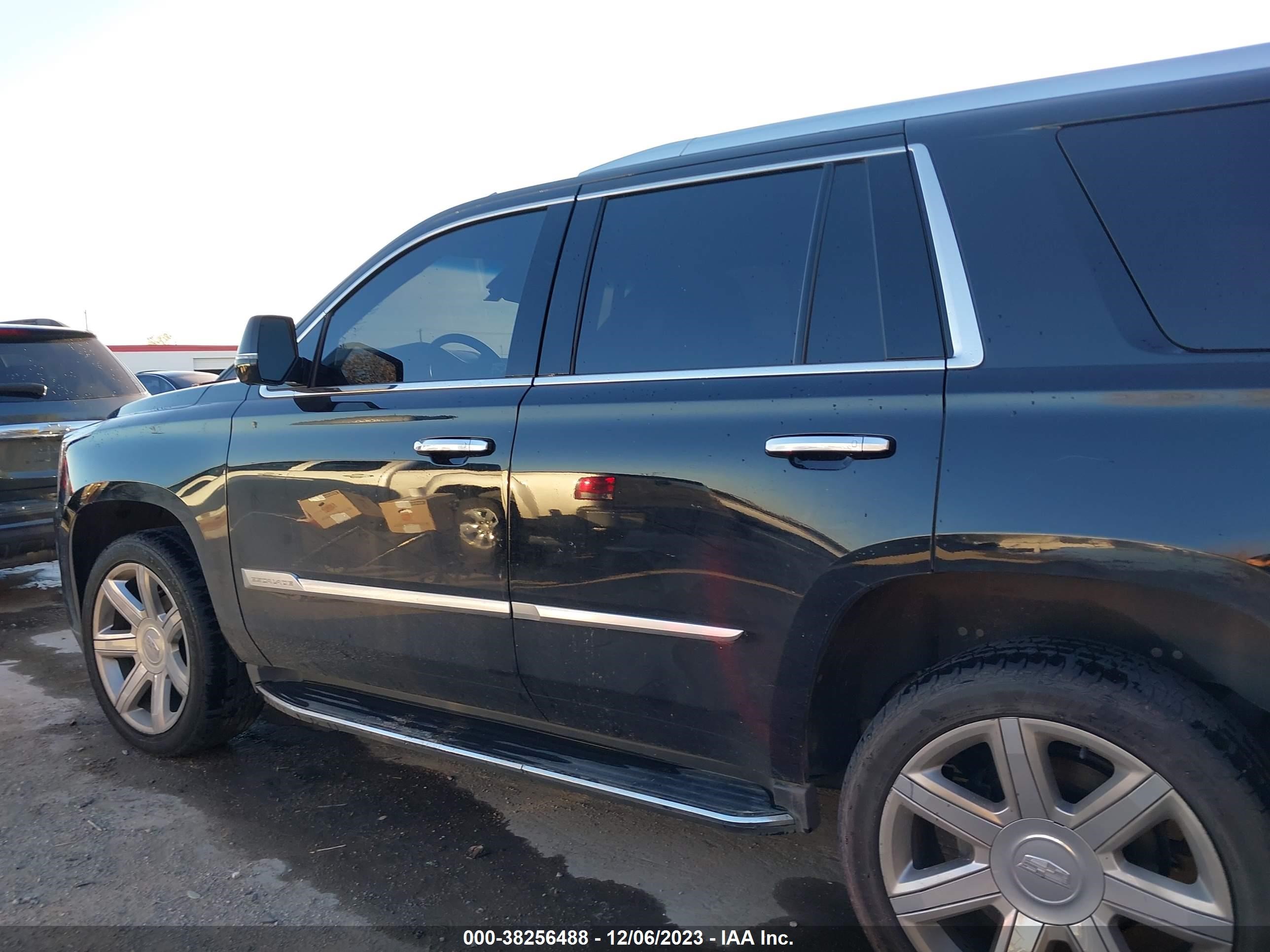 Photo 12 VIN: 1GYS4BKJ5JR382029 - CADILLAC ESCALADE 