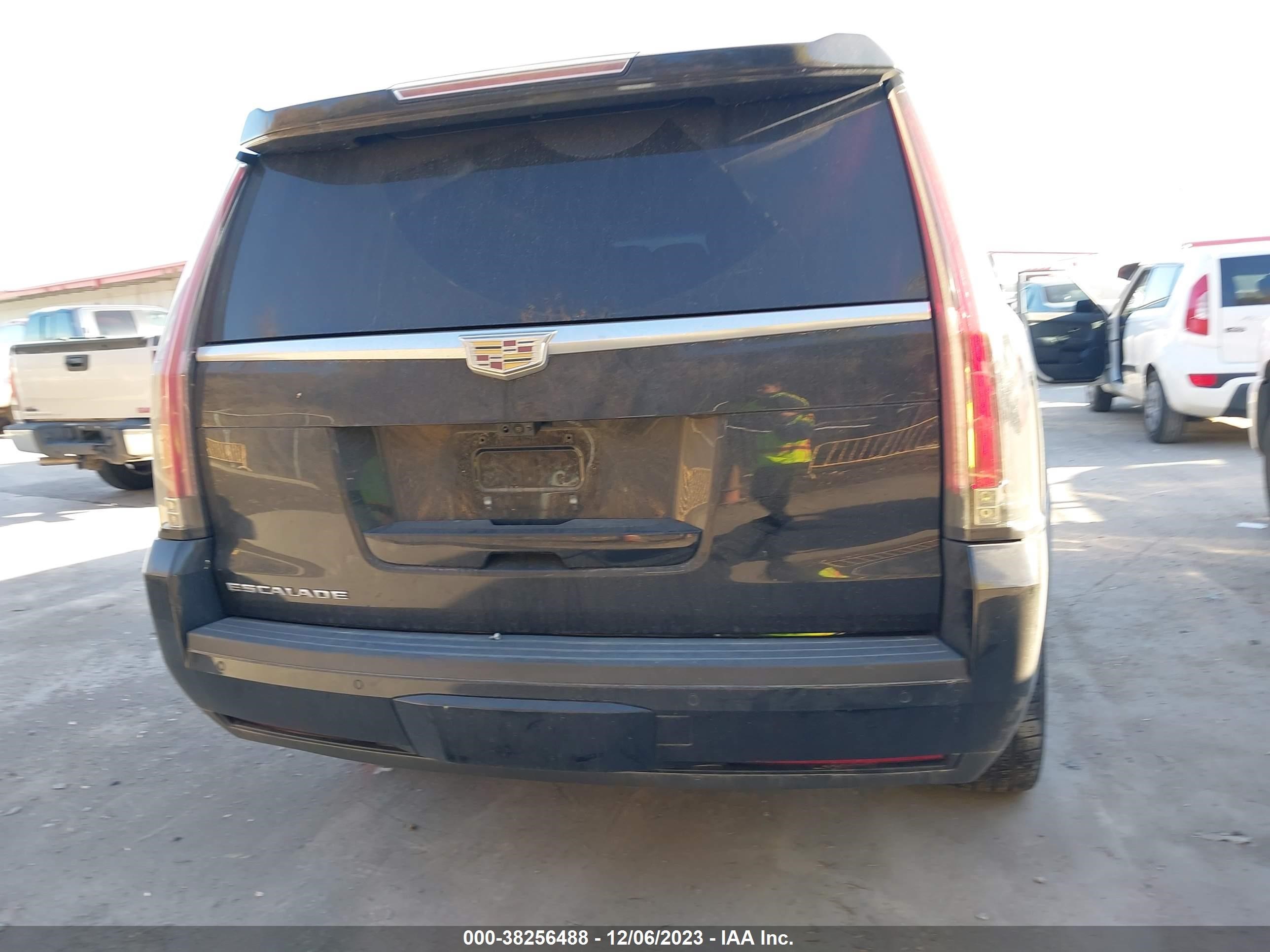 Photo 14 VIN: 1GYS4BKJ5JR382029 - CADILLAC ESCALADE 