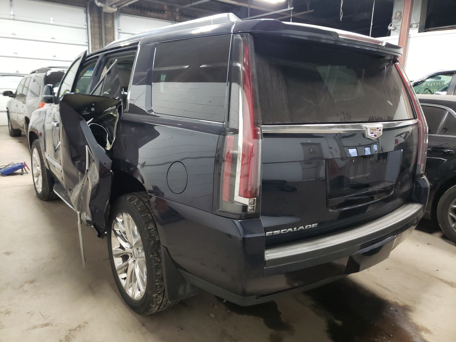 Photo 2 VIN: 1GYS4BKJ9LR119397 - CADILLAC ESCALADE L 