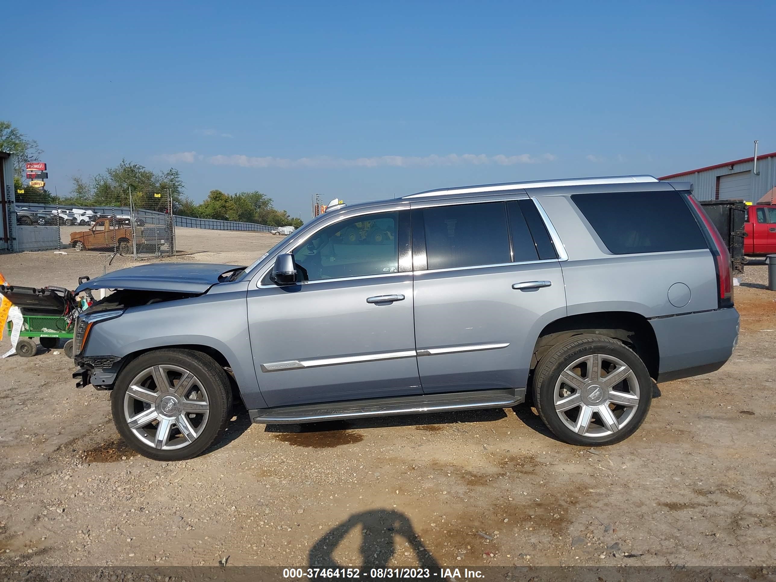 Photo 14 VIN: 1GYS4BKJXGR227338 - CADILLAC ESCALADE 