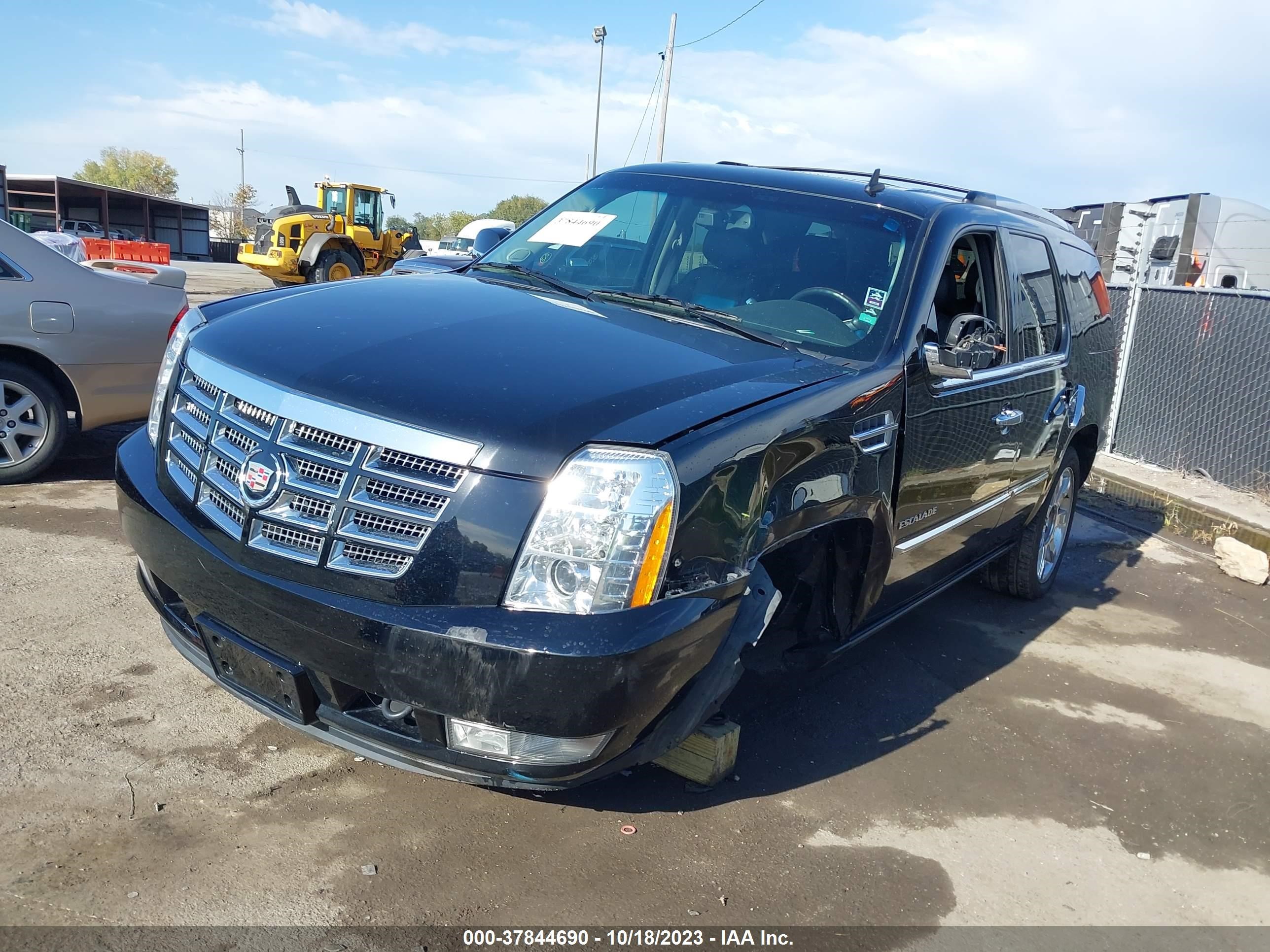 Photo 1 VIN: 1GYS4CEF1BR185518 - CADILLAC ESCALADE 