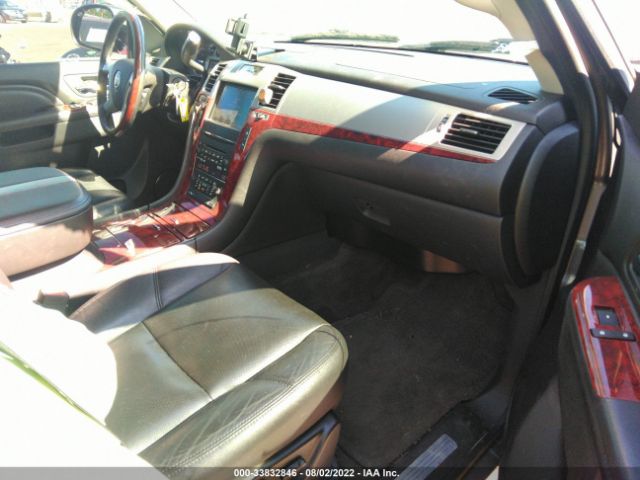 Photo 4 VIN: 1GYS4CEF1BR273906 - CADILLAC ESCALADE 