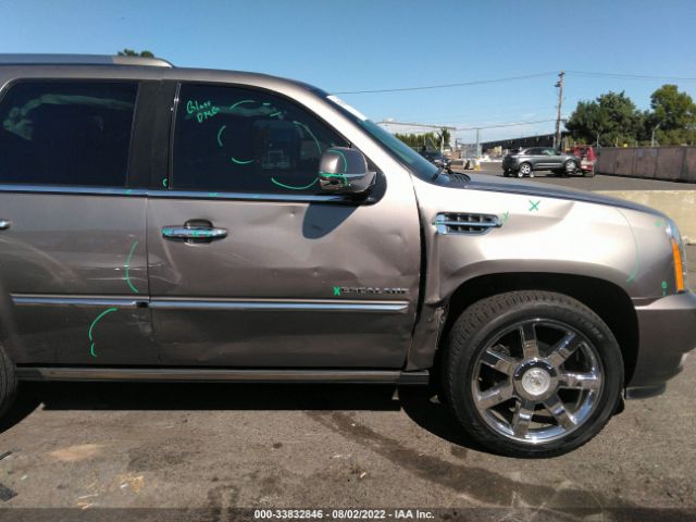 Photo 5 VIN: 1GYS4CEF1BR273906 - CADILLAC ESCALADE 