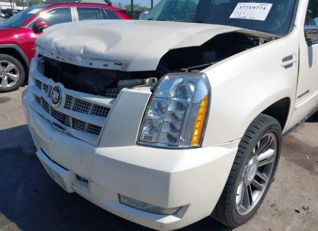 Photo 5 VIN: 1GYS4CEF1CR278489 - CADILLAC ESCALADE 