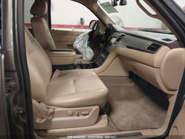 Photo 4 VIN: 1GYS4CEF1DR238009 - CADILLAC ESCALADE 