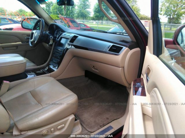 Photo 4 VIN: 1GYS4CEF2BR116613 - CADILLAC ESCALADE 