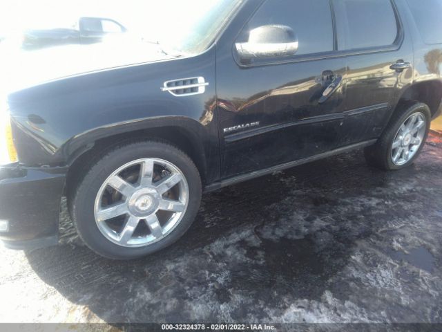 Photo 5 VIN: 1GYS4CEF2BR124968 - CADILLAC ESCALADE 