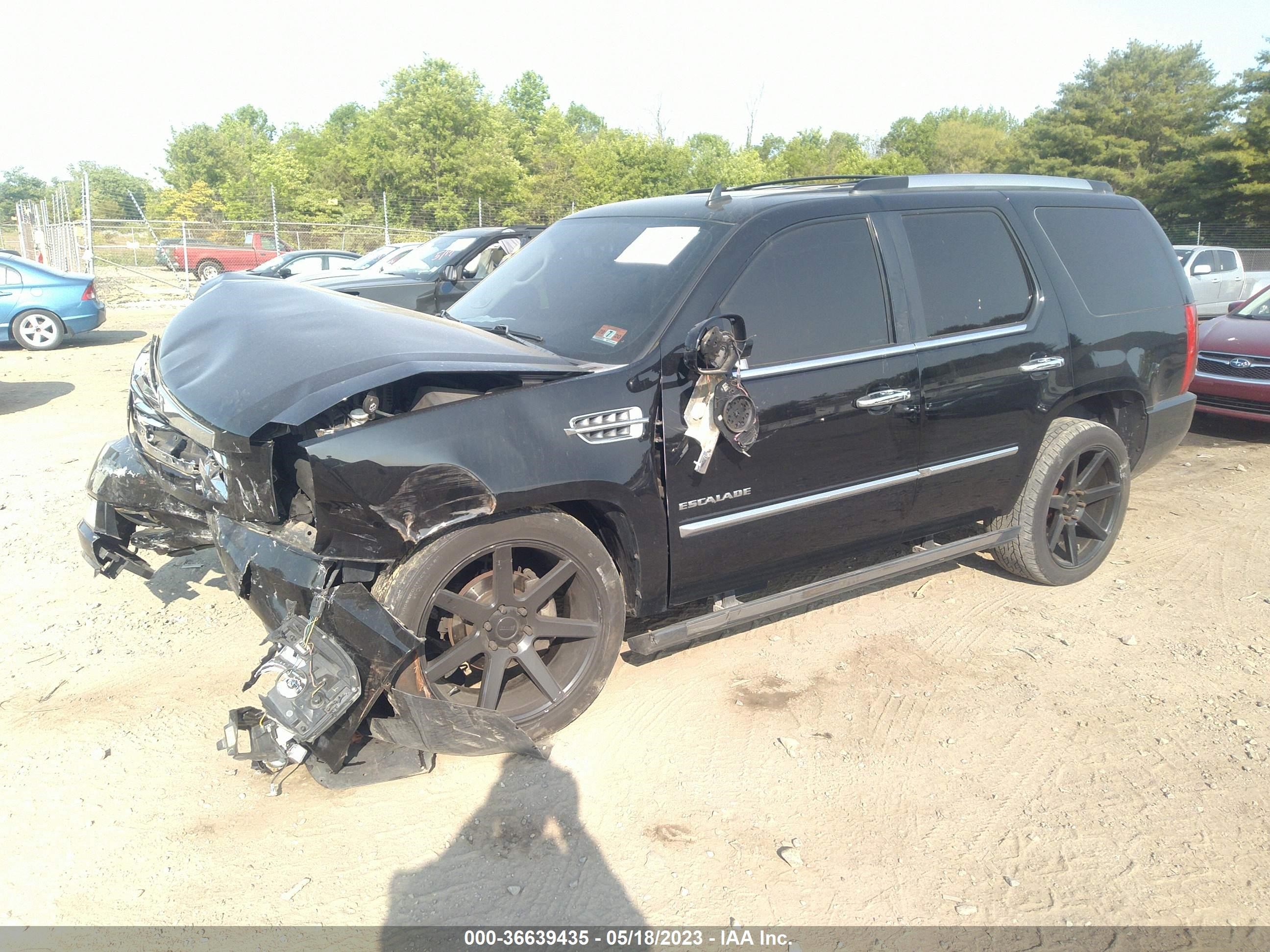 Photo 1 VIN: 1GYS4CEF2BR170610 - CADILLAC ESCALADE 