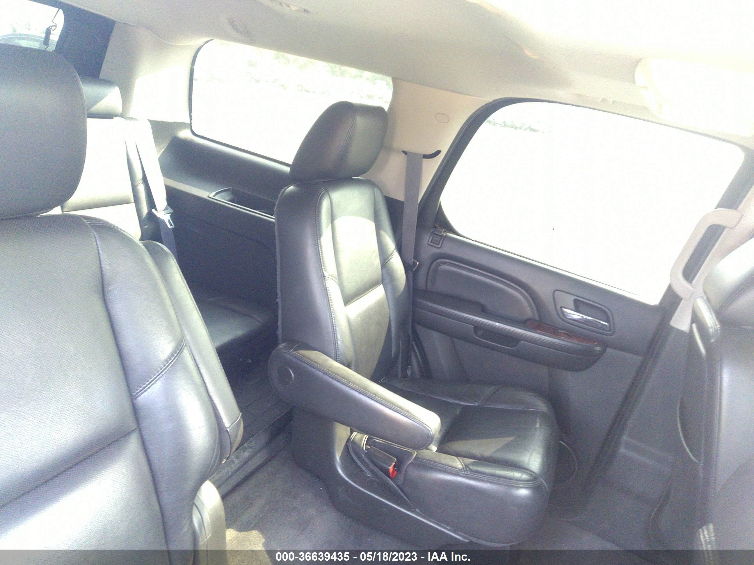 Photo 7 VIN: 1GYS4CEF2BR170610 - CADILLAC ESCALADE 