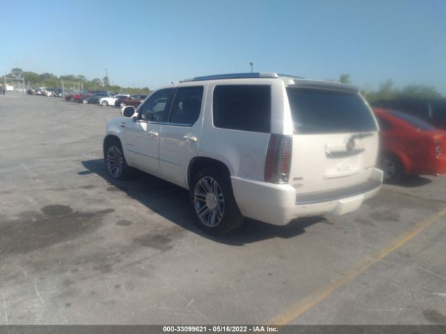 Photo 2 VIN: 1GYS4CEF2CR216258 - CADILLAC ESCALADE 