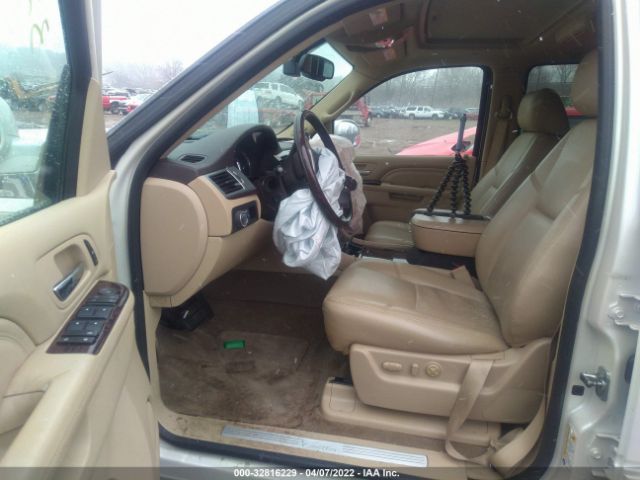 Photo 4 VIN: 1GYS4CEF5DR127673 - CADILLAC ESCALADE 