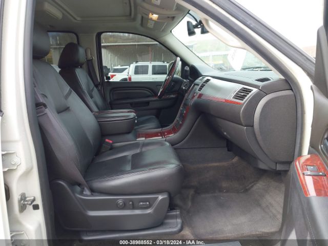 Photo 4 VIN: 1GYS4CEF6ER216301 - CADILLAC ESCALADE 