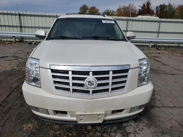 Photo 4 VIN: 1GYS4CEF7BR145993 - CADILLAC ESCALADE 