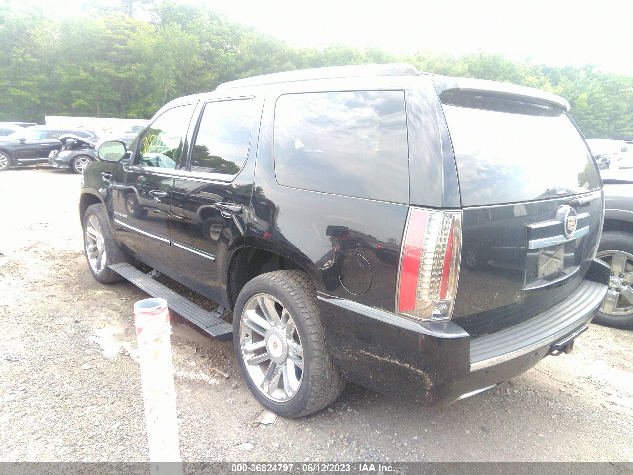 Photo 2 VIN: 1GYS4CEF7ER180618 - CADILLAC ESCALADE 