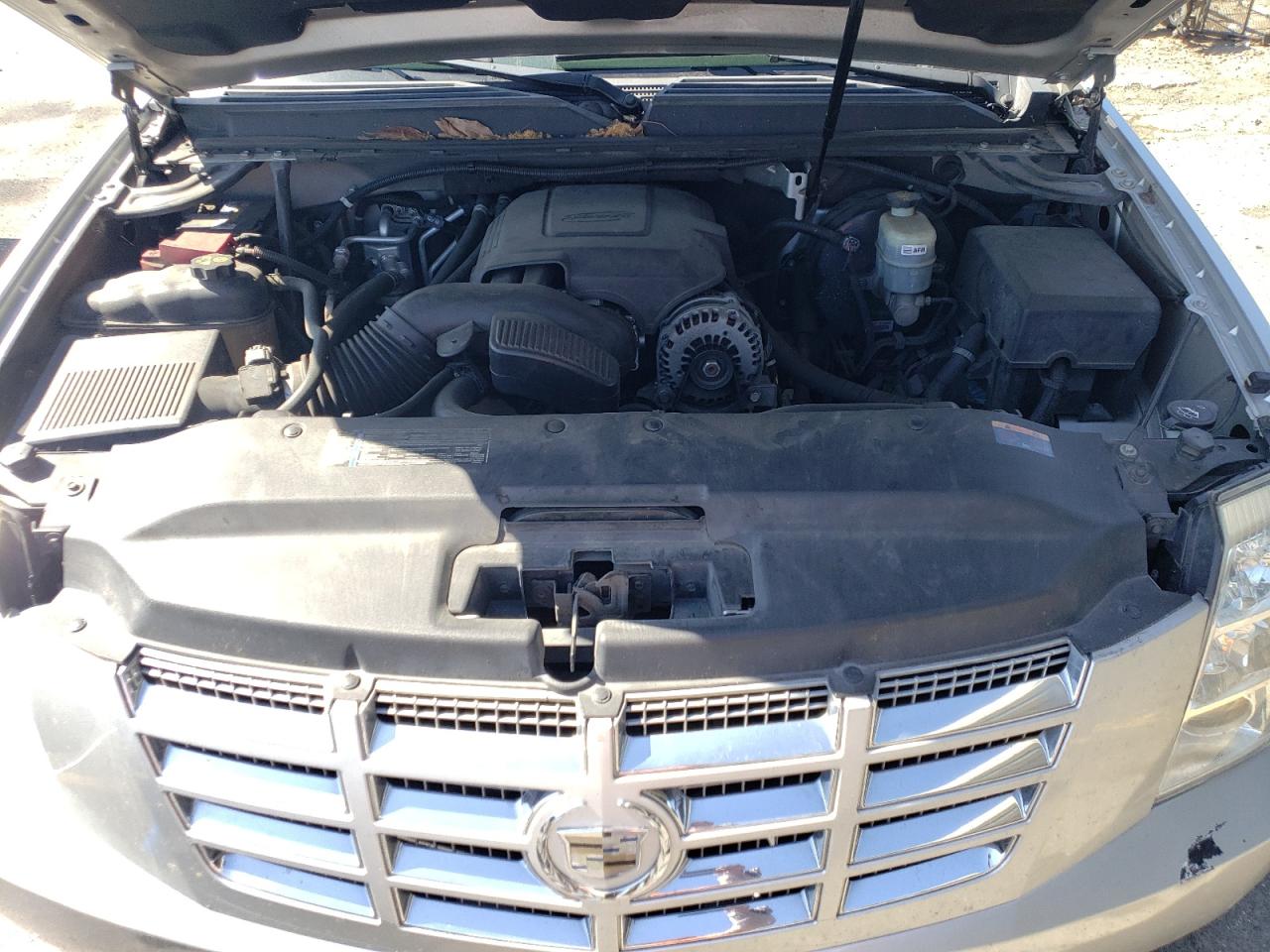 Photo 10 VIN: 1GYS4CEF9BR214599 - CADILLAC ESCALADE 