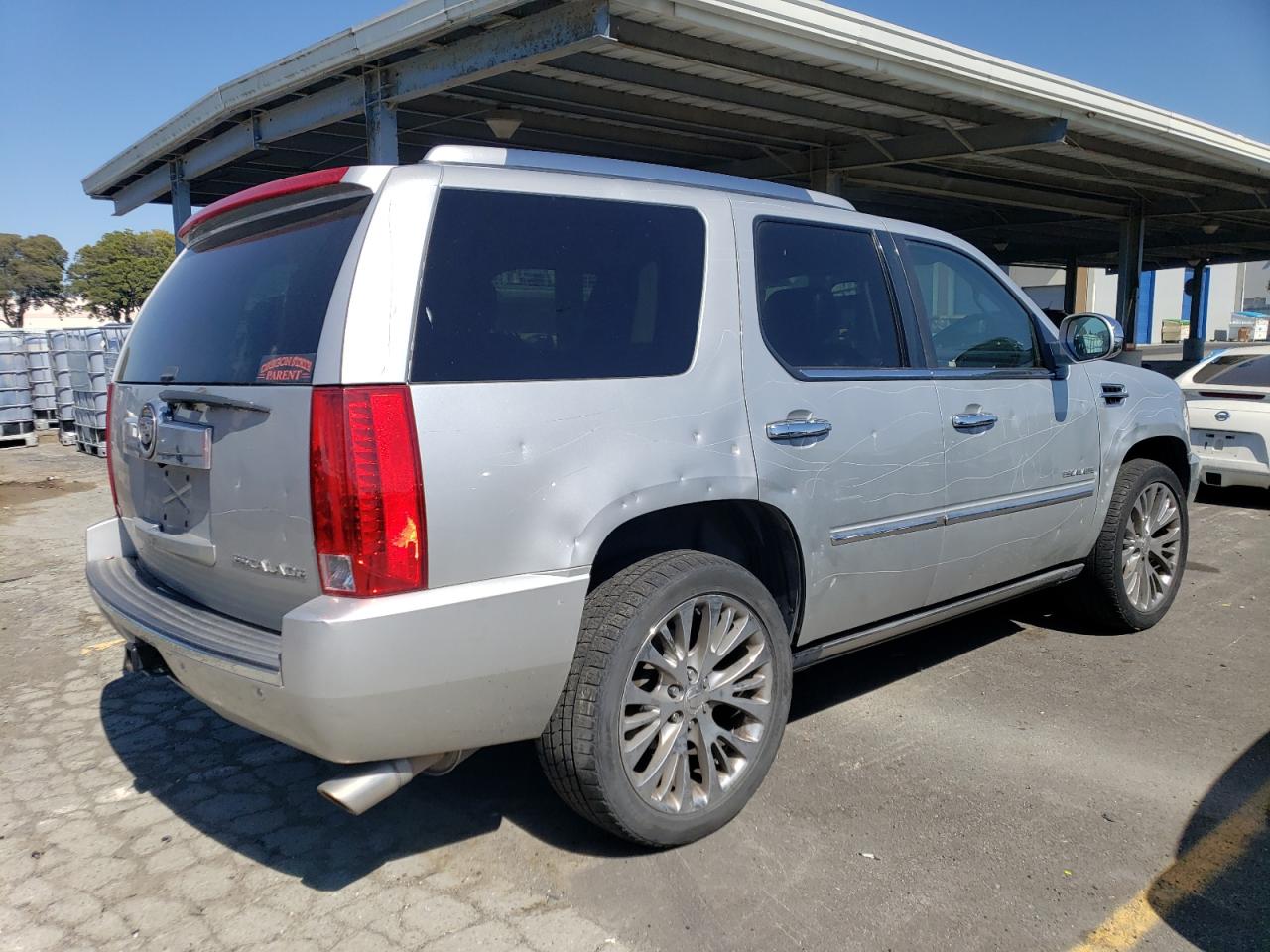 Photo 2 VIN: 1GYS4CEF9BR214599 - CADILLAC ESCALADE 