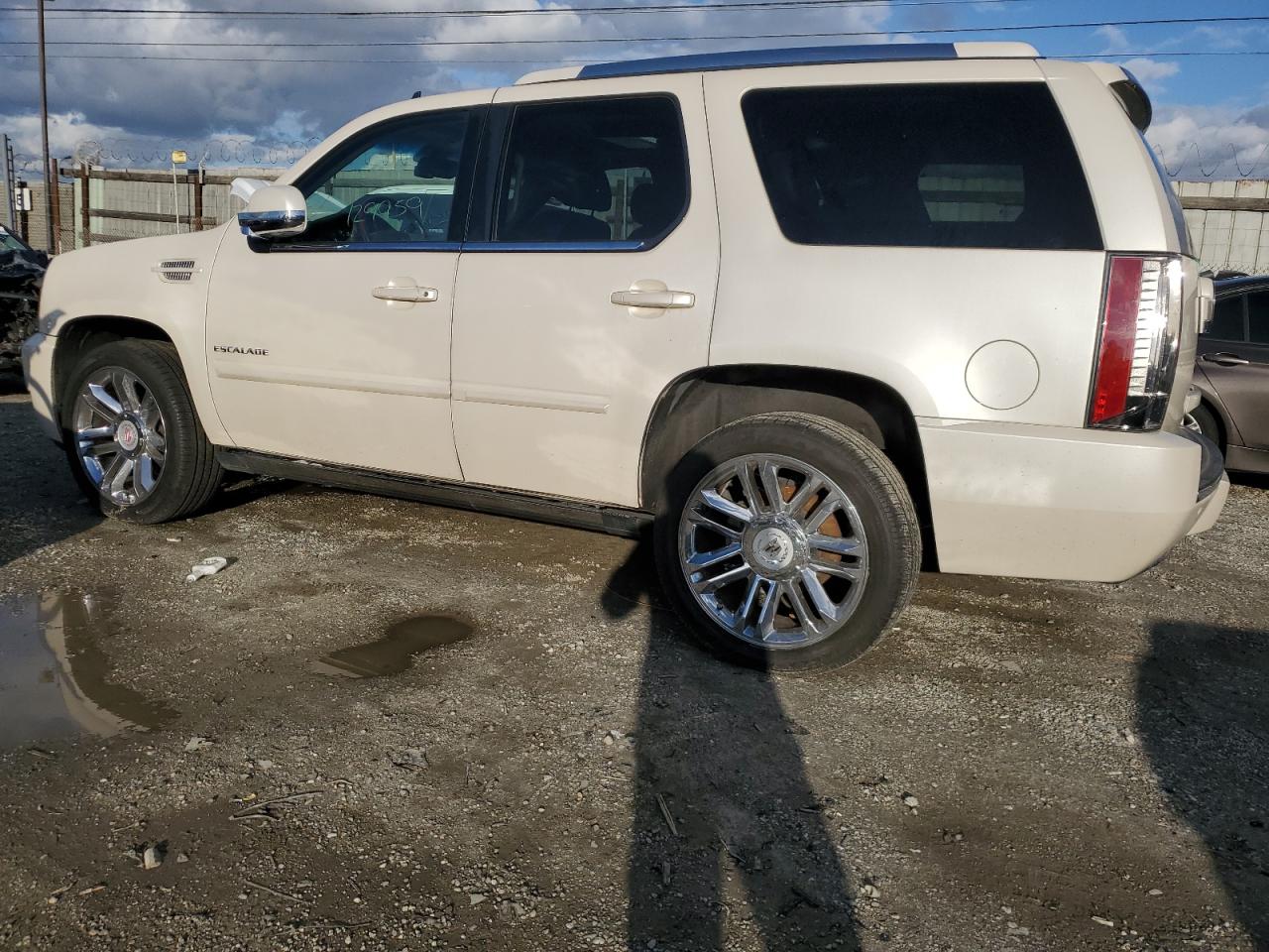 Photo 1 VIN: 1GYS4CEF9ER129959 - CADILLAC ESCALADE 