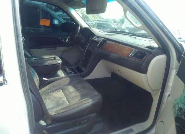 Photo 4 VIN: 1GYS4DEF3CR244382 - CADILLAC ESCALADE 