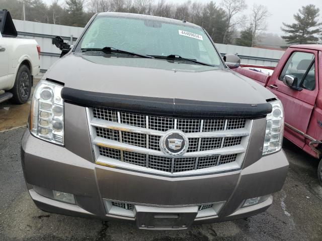 Photo 4 VIN: 1GYS4DEF4BR216301 - CADILLAC ESCALADE 