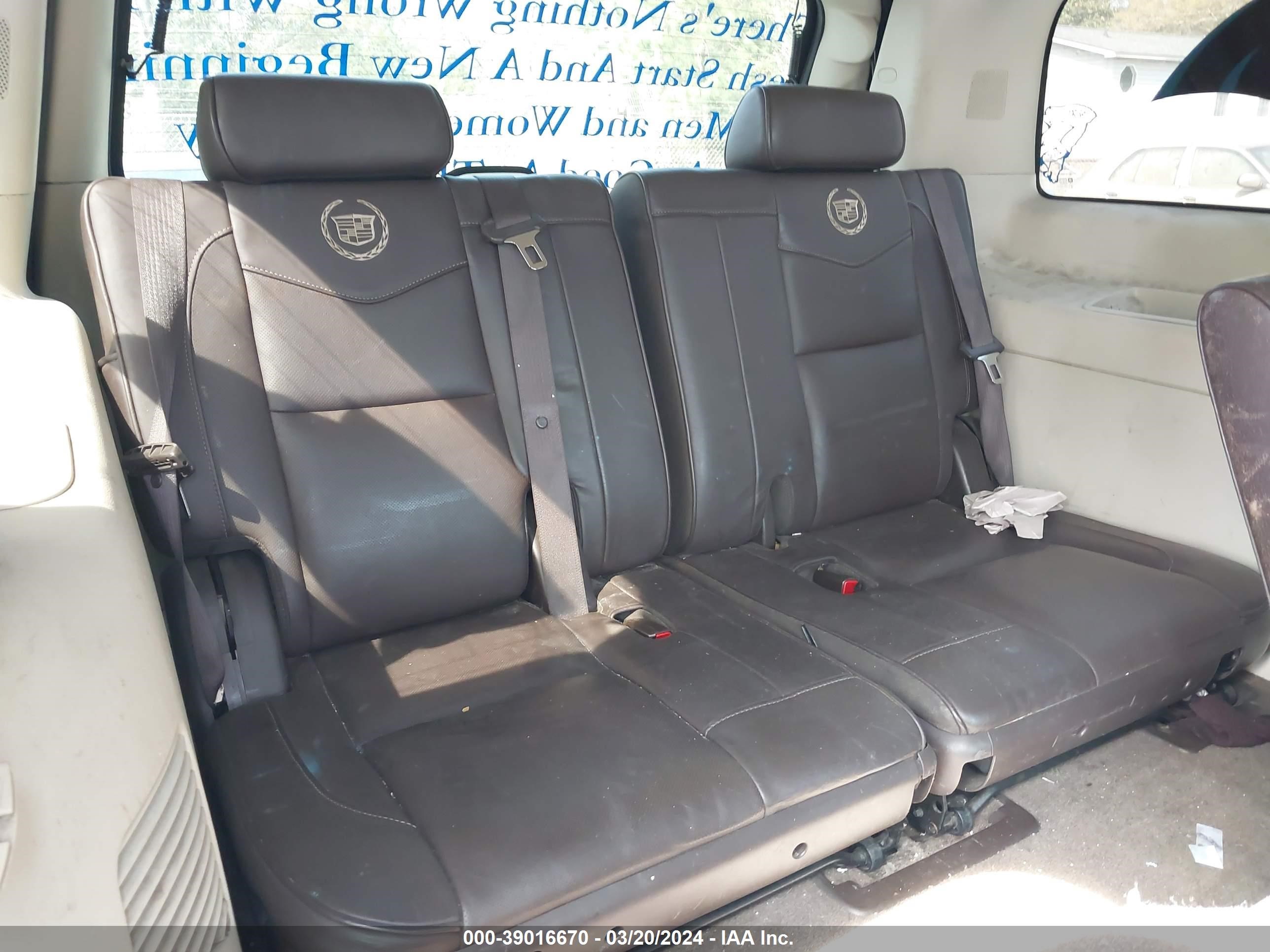 Photo 7 VIN: 1GYS4DEF4BR293508 - CADILLAC ESCALADE 