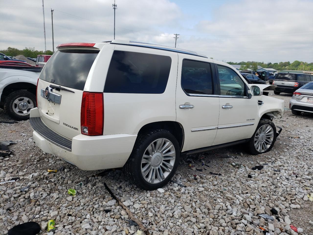 Photo 2 VIN: 1GYS4DEF4DR232050 - CADILLAC ESCALADE 