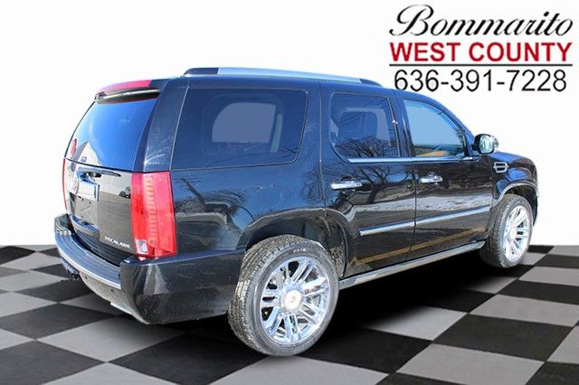 Photo 2 VIN: 1GYS4DEF4ER147906 - CADILLAC ESCALADE 