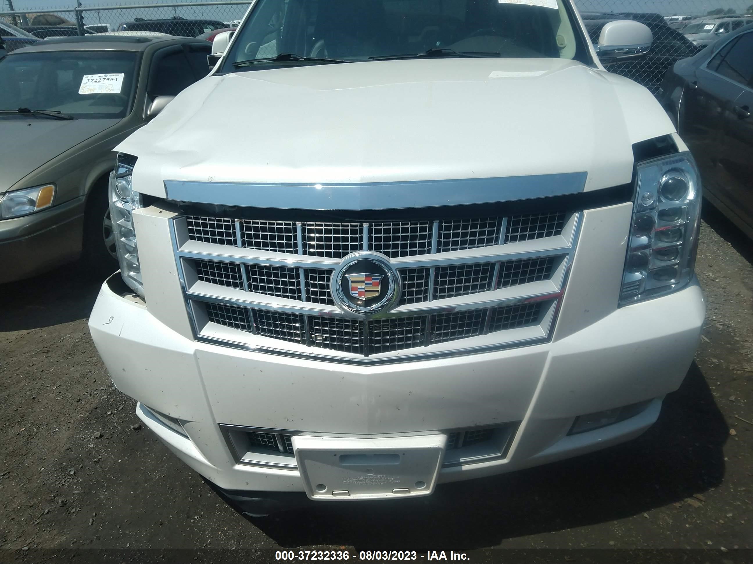 Photo 11 VIN: 1GYS4DEF9ER228657 - CADILLAC ESCALADE 