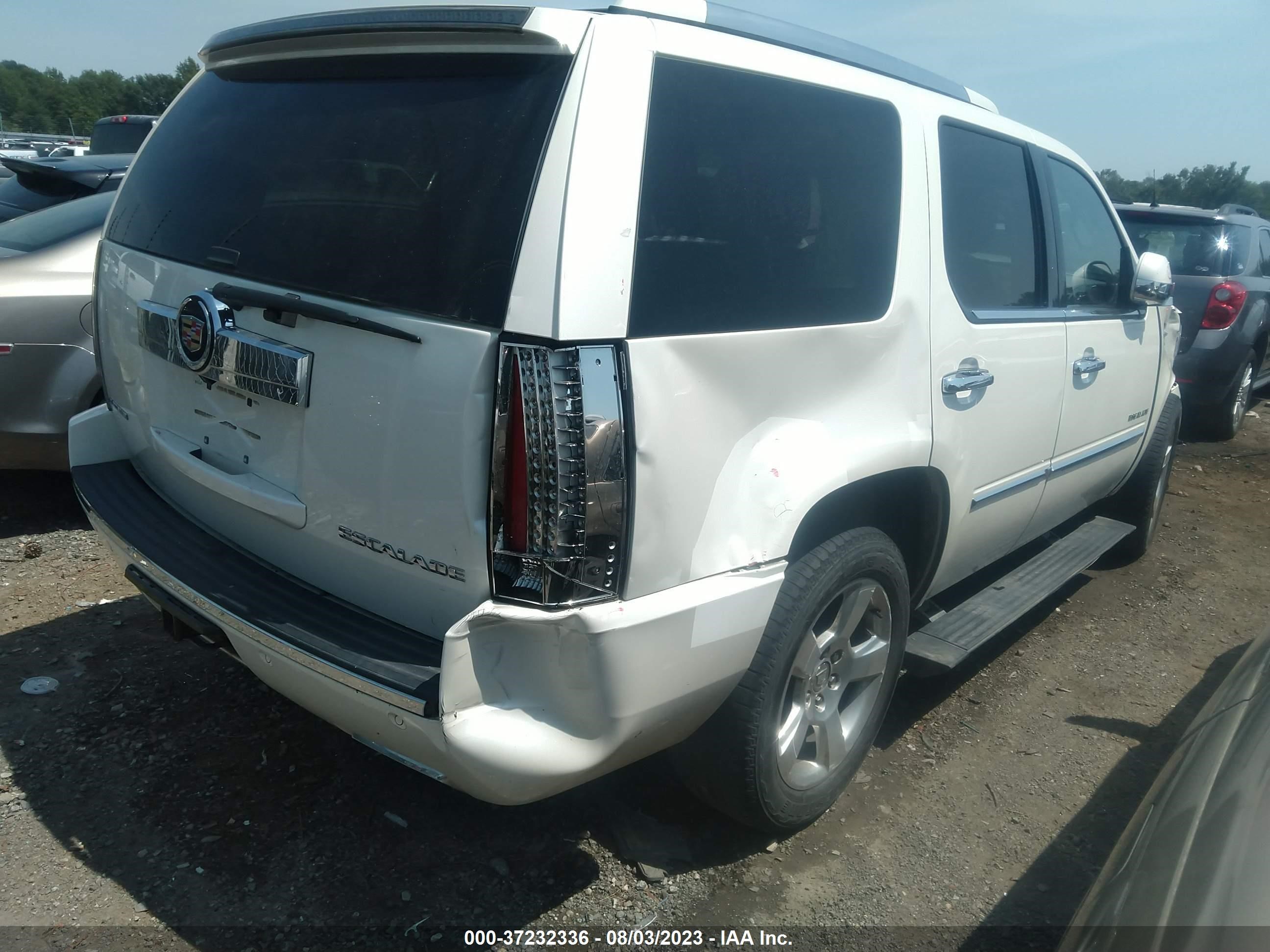 Photo 3 VIN: 1GYS4DEF9ER228657 - CADILLAC ESCALADE 