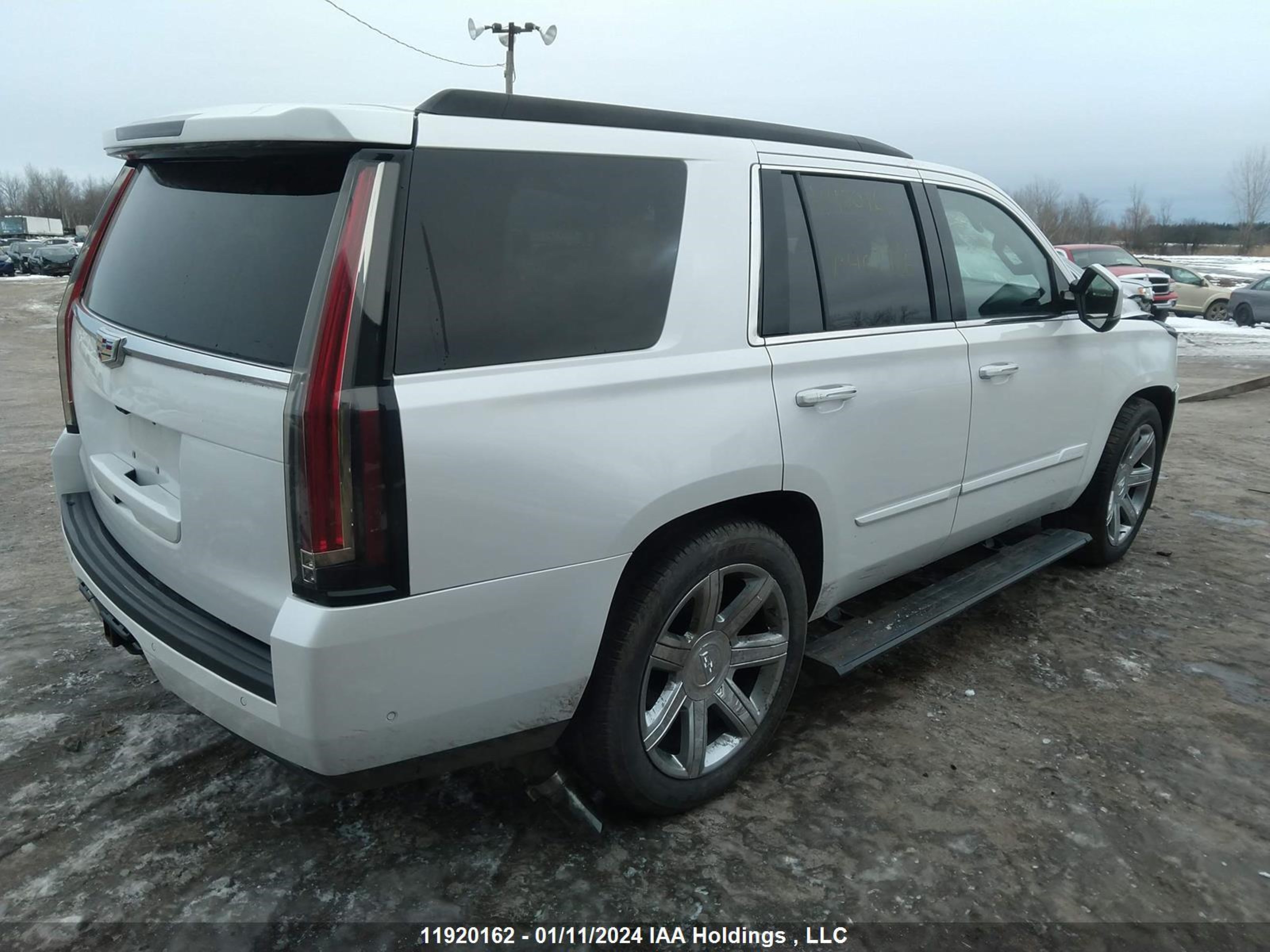 Photo 3 VIN: 1GYS4DKJ1JR402966 - CADILLAC ESCALADE 