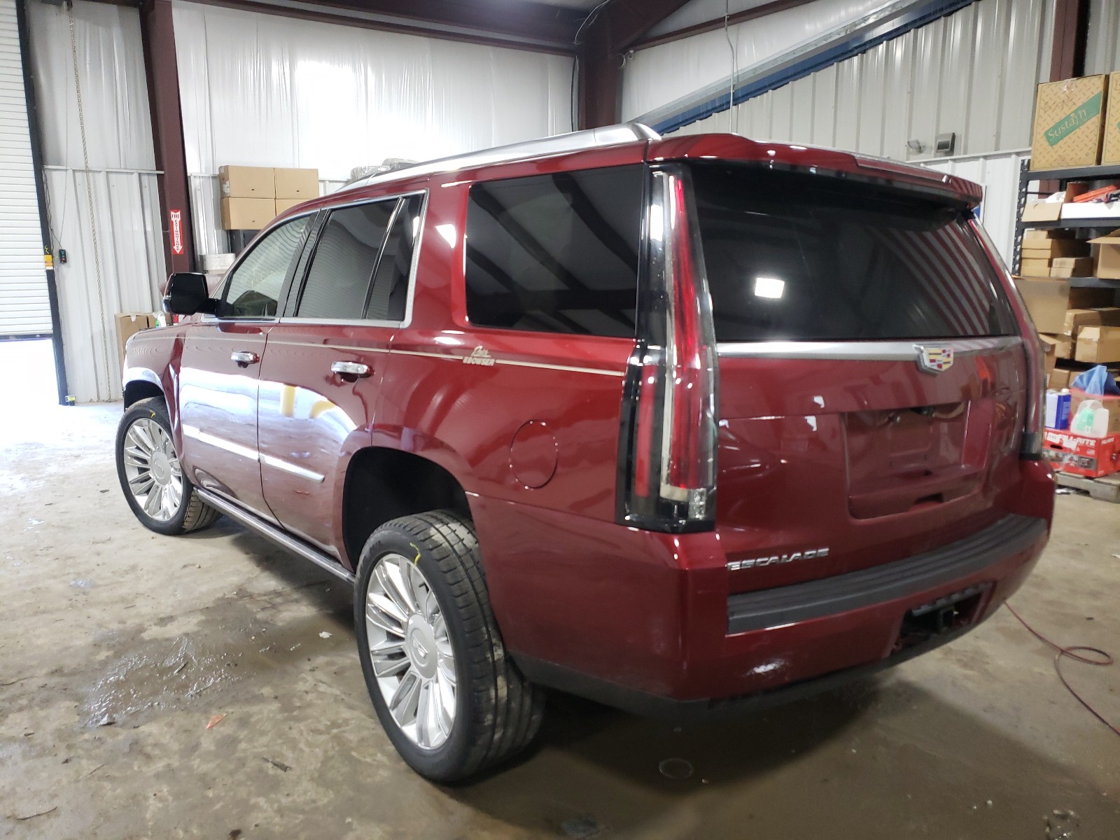 Photo 2 VIN: 1GYS4DKJ2JR171186 - CADILLAC ESCALADE P 