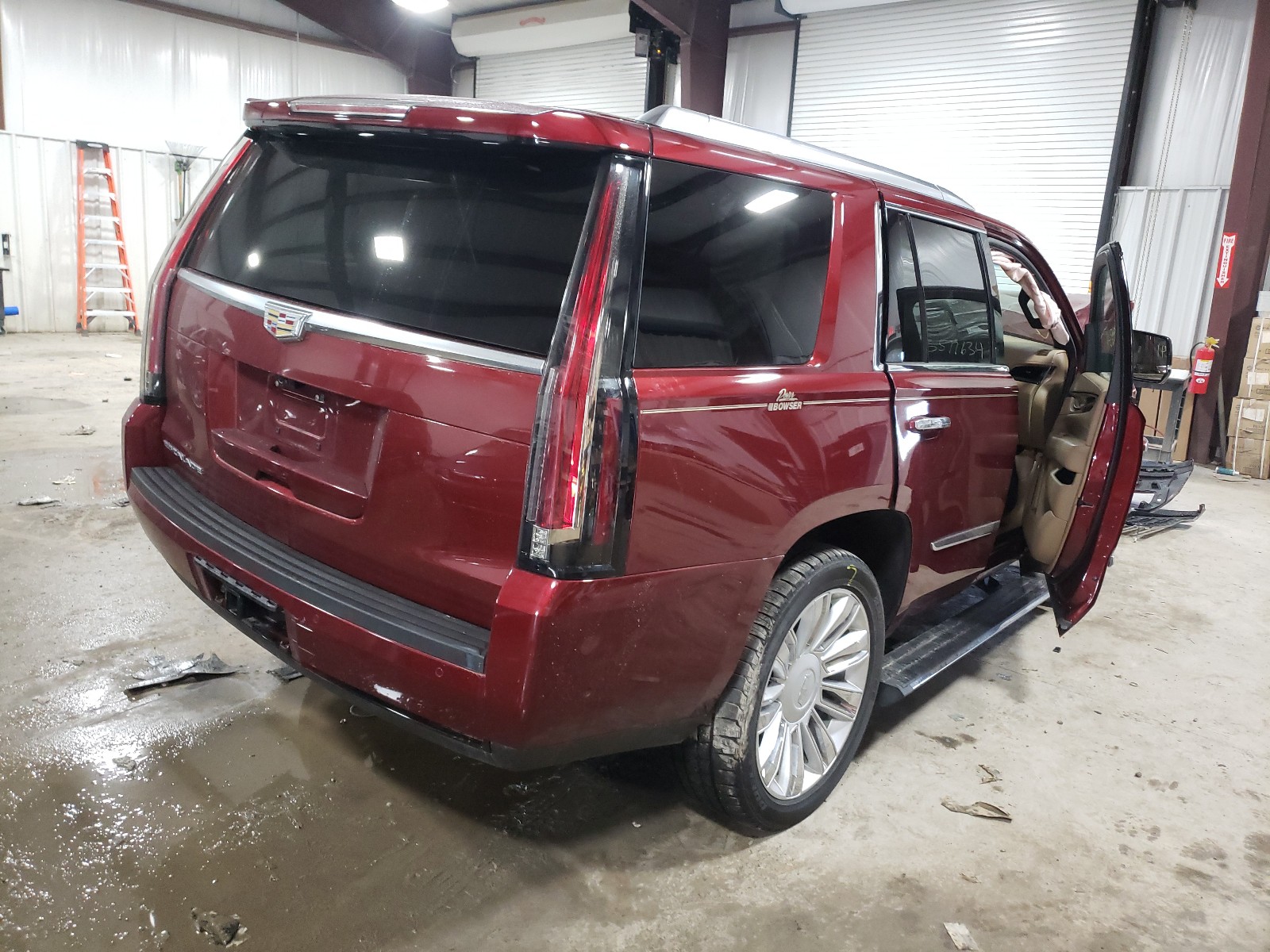 Photo 3 VIN: 1GYS4DKJ2JR171186 - CADILLAC ESCALADE P 