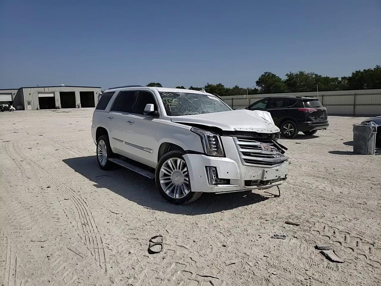 Photo 10 VIN: 1GYS4DKJ4JR377397 - CADILLAC ESCALADE P 