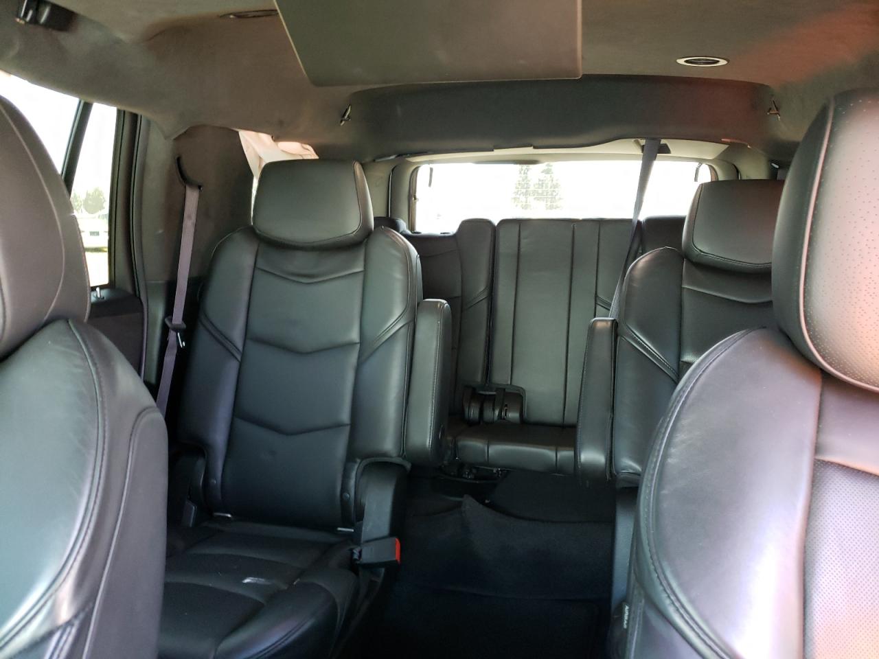 Photo 9 VIN: 1GYS4DKJ9GR412878 - CADILLAC ESCALADE 