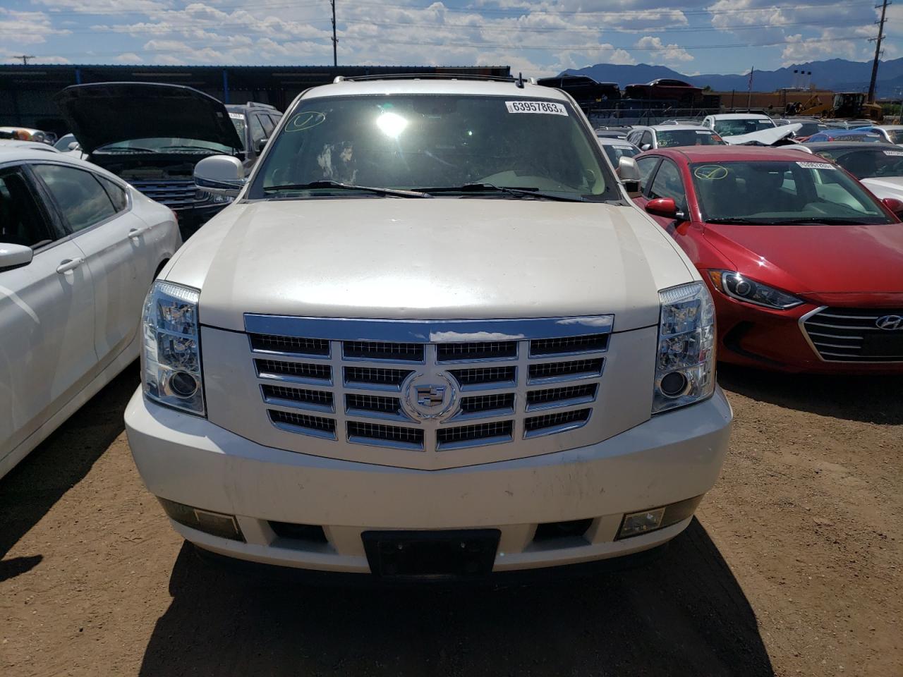 Photo 4 VIN: 1GYS4EEJ6BR230713 - CADILLAC ESCALADE 