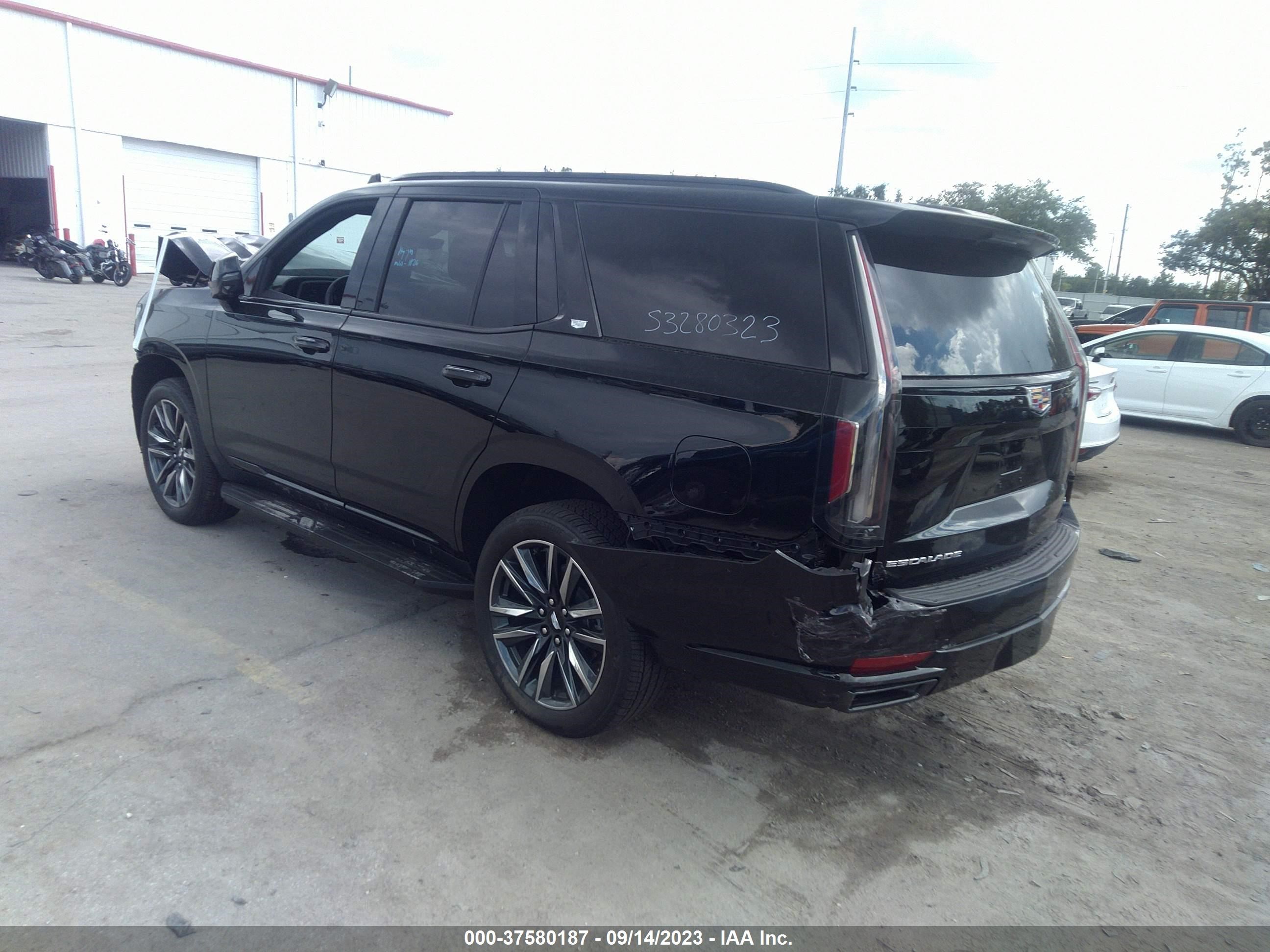 Photo 2 VIN: 1GYS4EKL3PR447147 - CADILLAC ESCALADE 