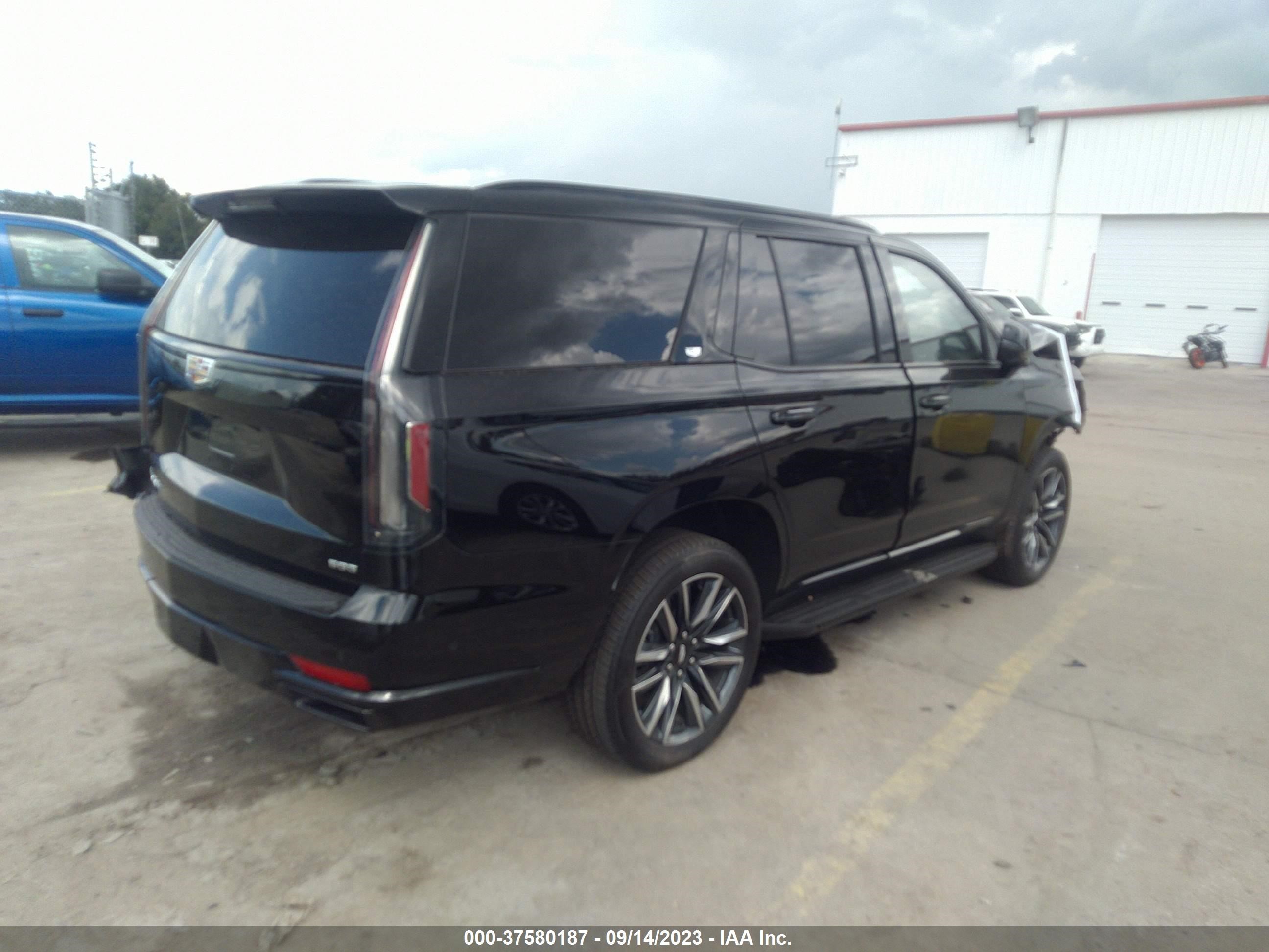 Photo 3 VIN: 1GYS4EKL3PR447147 - CADILLAC ESCALADE 