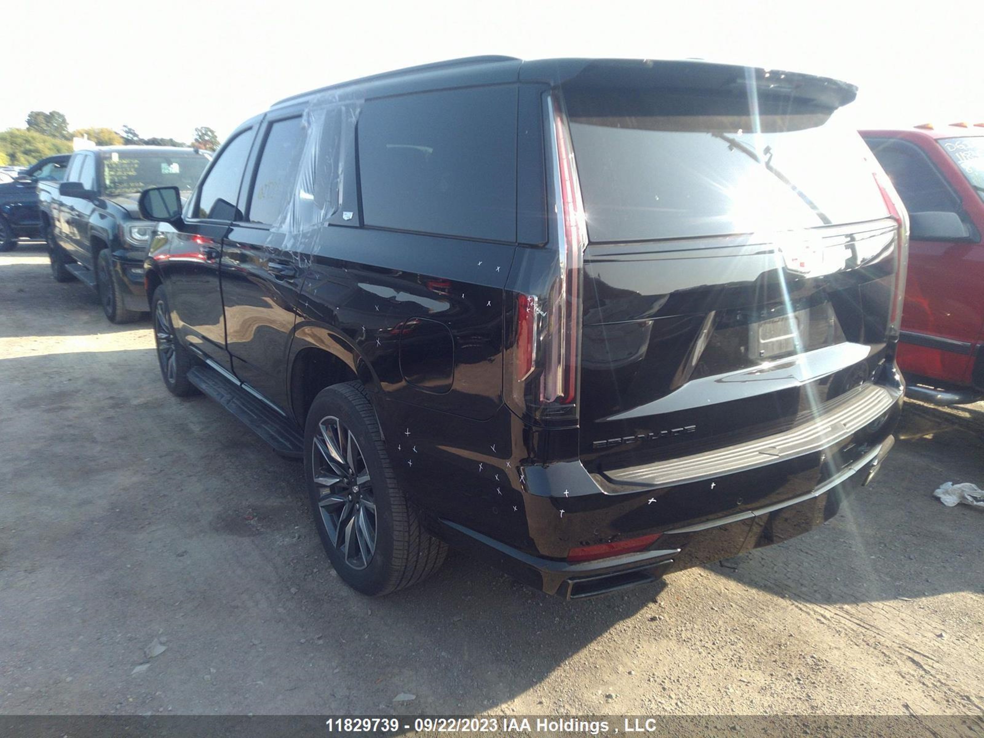 Photo 2 VIN: 1GYS4FKL2NR356809 - CADILLAC ESCALADE 