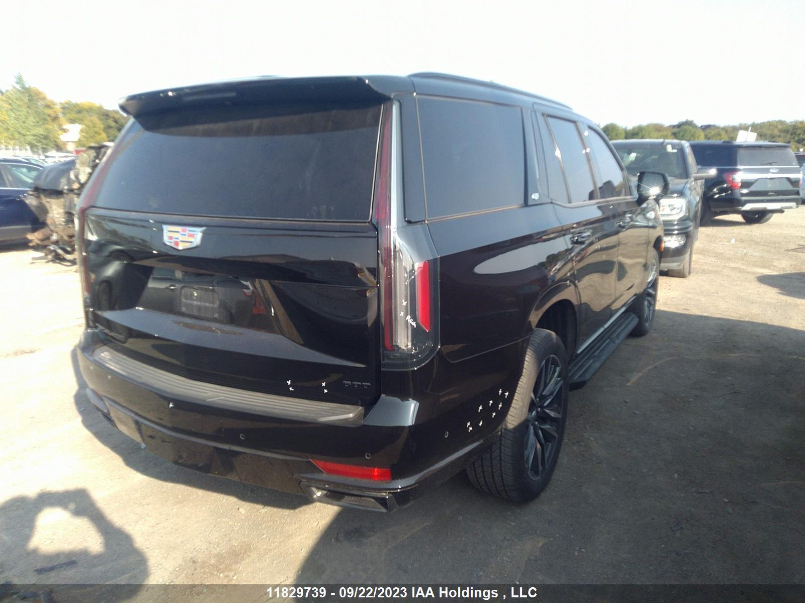 Photo 3 VIN: 1GYS4FKL2NR356809 - CADILLAC ESCALADE 