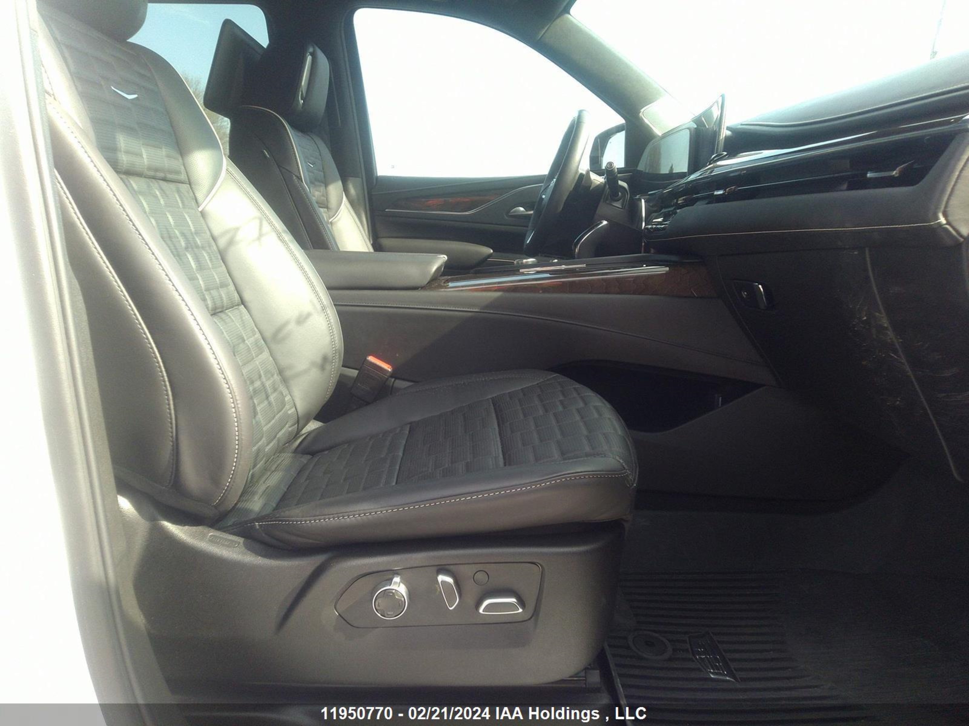 Photo 4 VIN: 1GYS4GKL4PR401113 - CADILLAC ESCALADE 