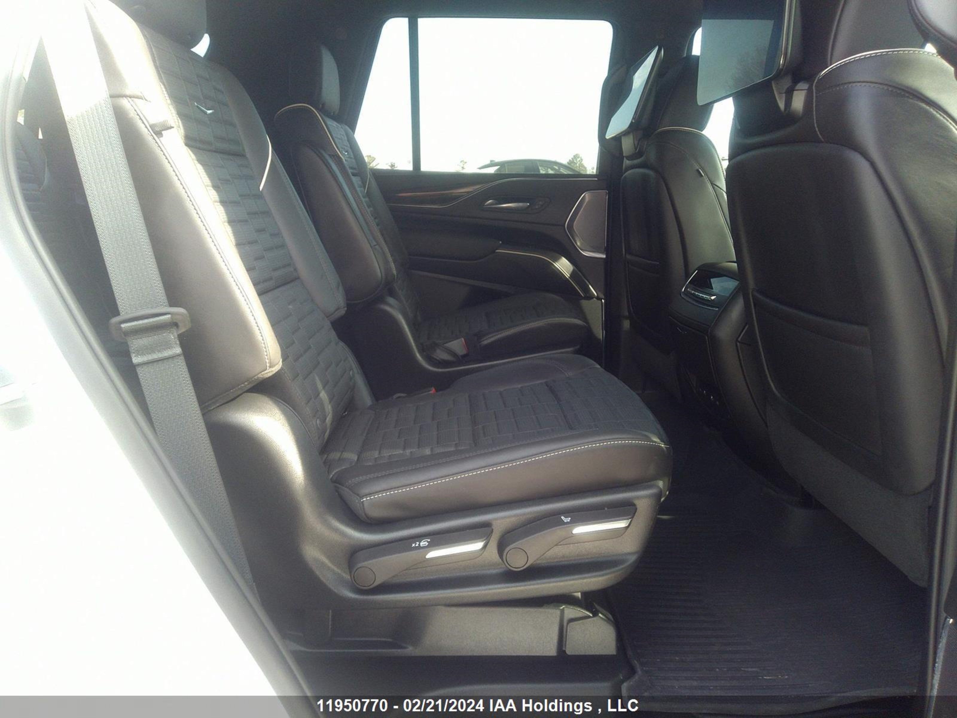 Photo 7 VIN: 1GYS4GKL4PR401113 - CADILLAC ESCALADE 