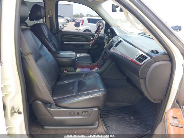 Photo 4 VIN: 1GYS4HEF7BR148972 - CADILLAC ESCALADE ESV 